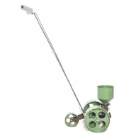 Vibrierende Zinken der kleinen Reihensämaschine R-3