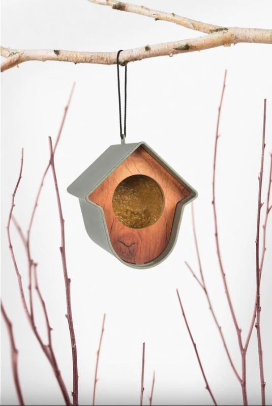 Vogelhaus EVIE 100% recycelt, grau, mit Holzfront