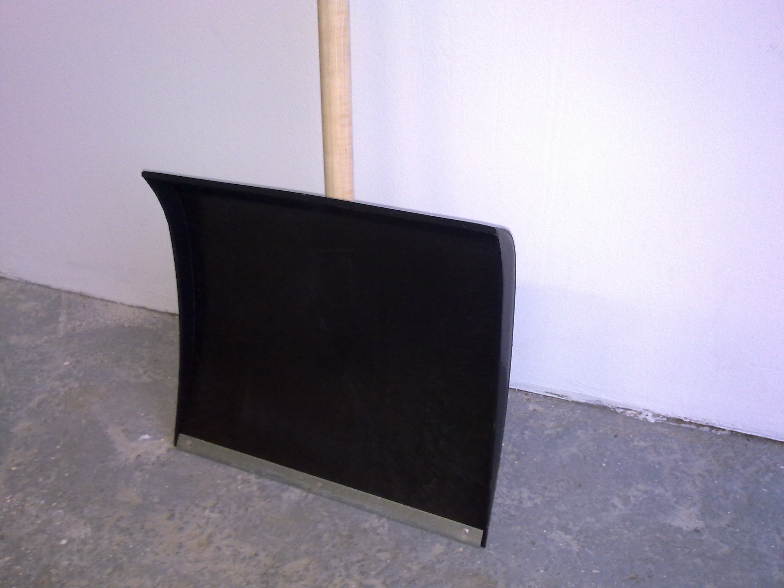 Snow blade plastic, with edge protector